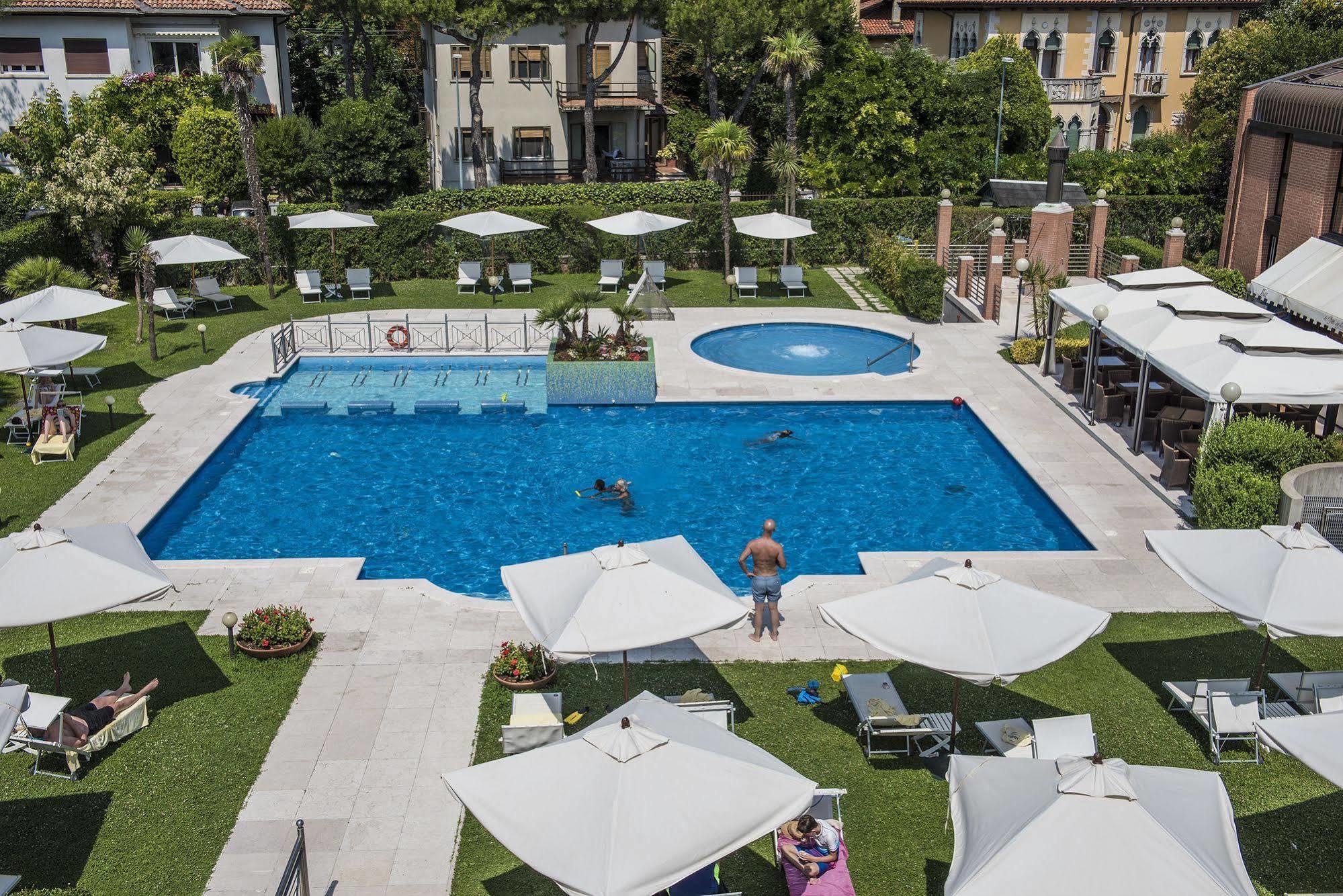 Db Villas Le Ville Del Lido Resort Lido di Venezia Bagian luar foto